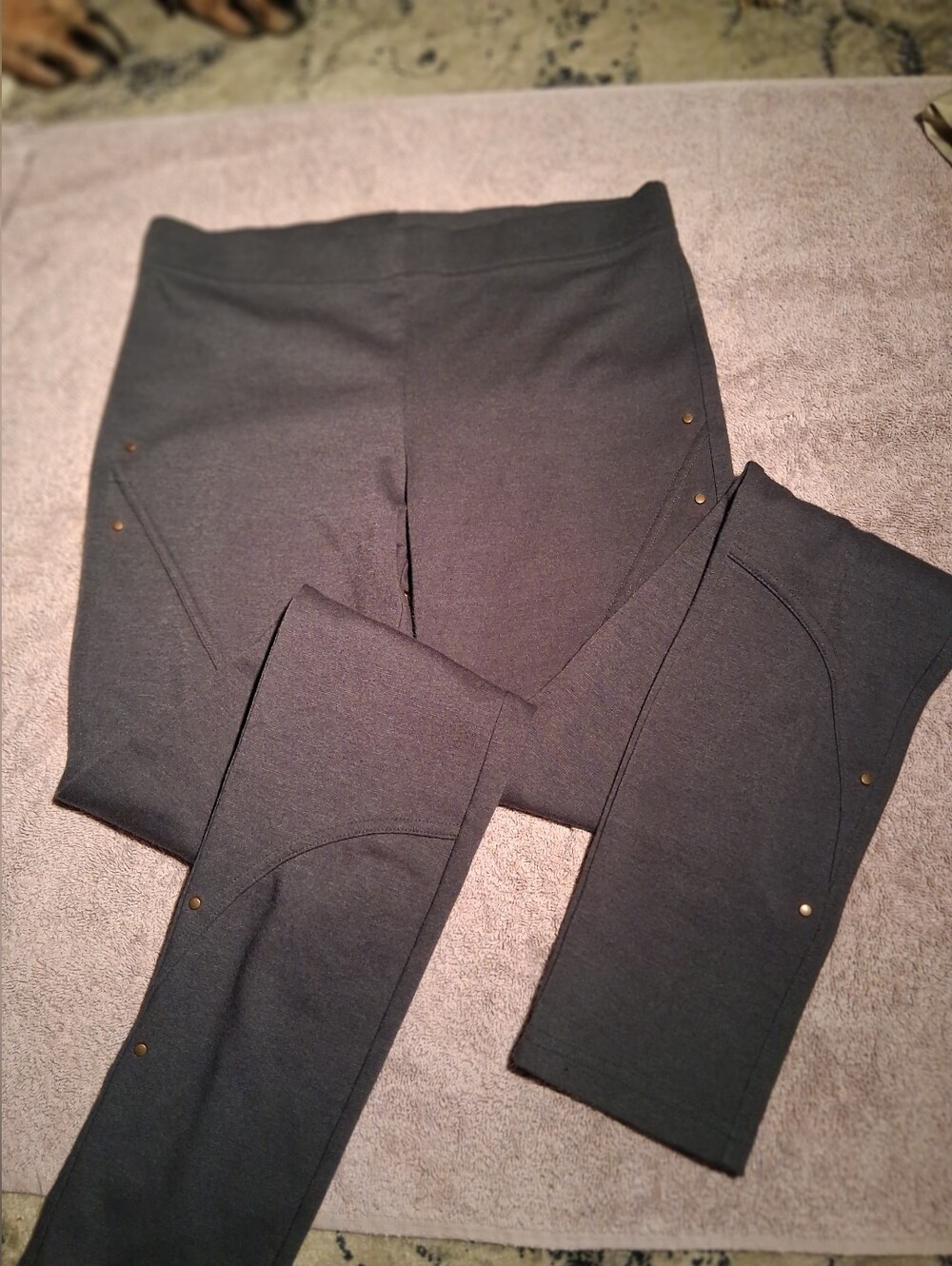 Victoria's Secret Supermodel Essentials Gray Studded Leggings (Size S/P)